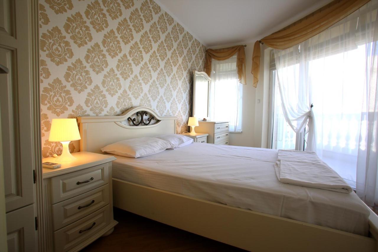 Livia Boutique 2*