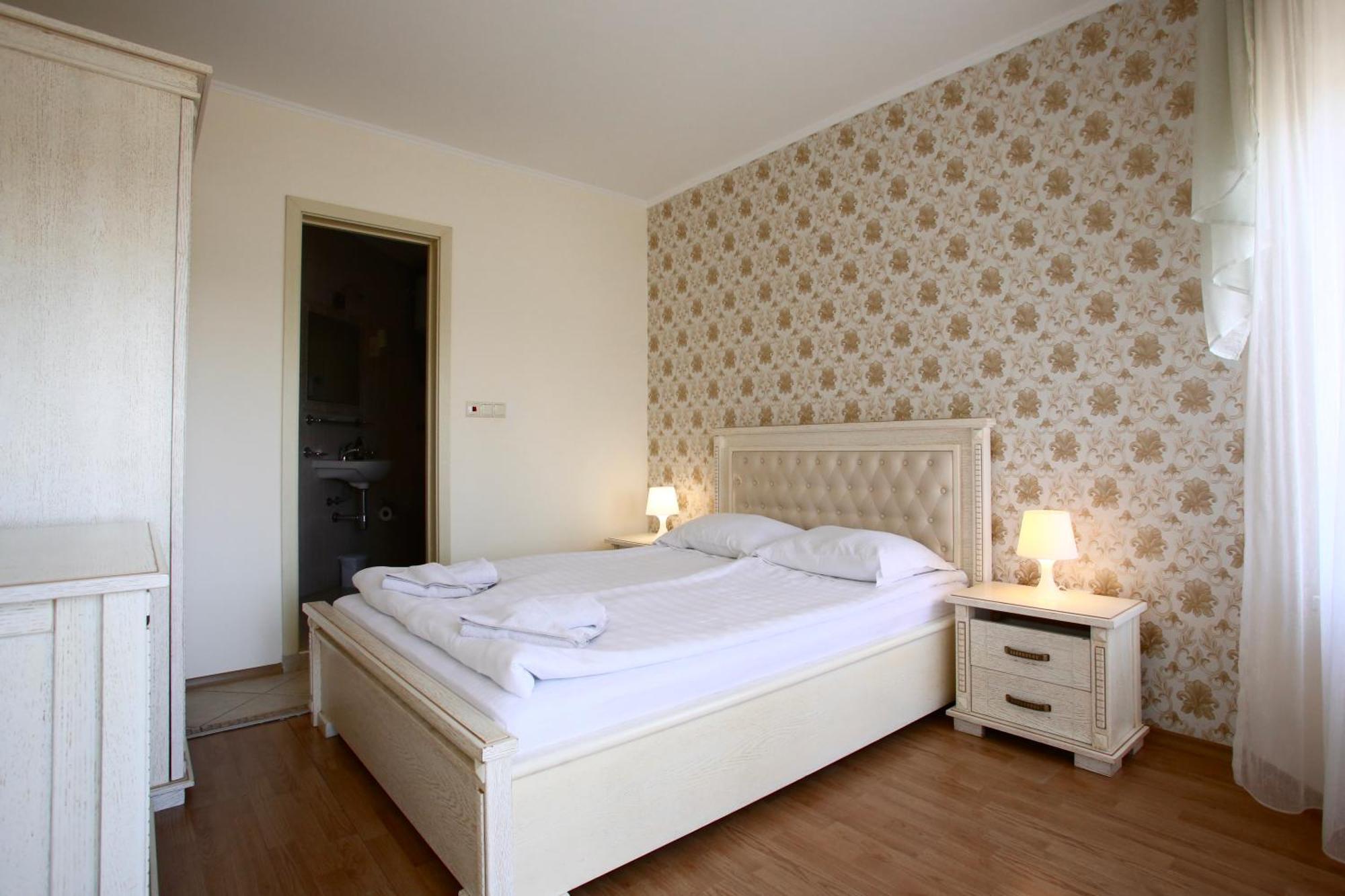 Livia Boutique 2*